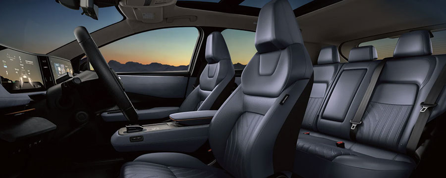 Interior del Nissan ARIYA 2025